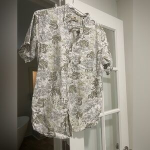 Weatherproof Men's White and Green Leaf Print Shirt Medium